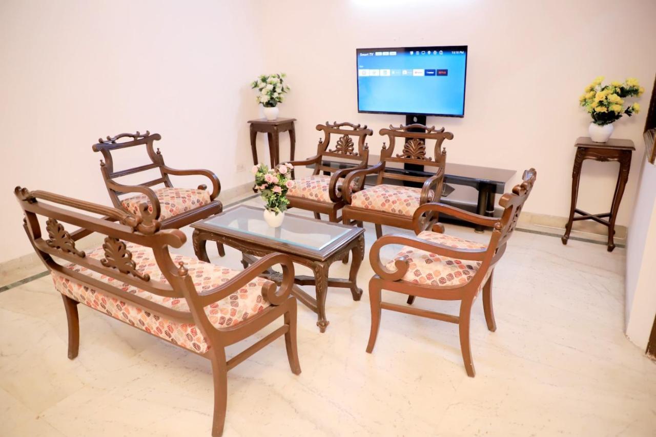 Apartment Fortune Service 1bhk, D-198,ugf New Delhi
