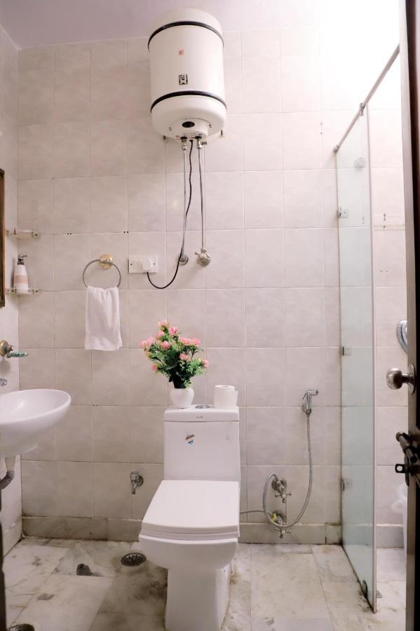 Fortune Service 1bhk, D-198,ugf